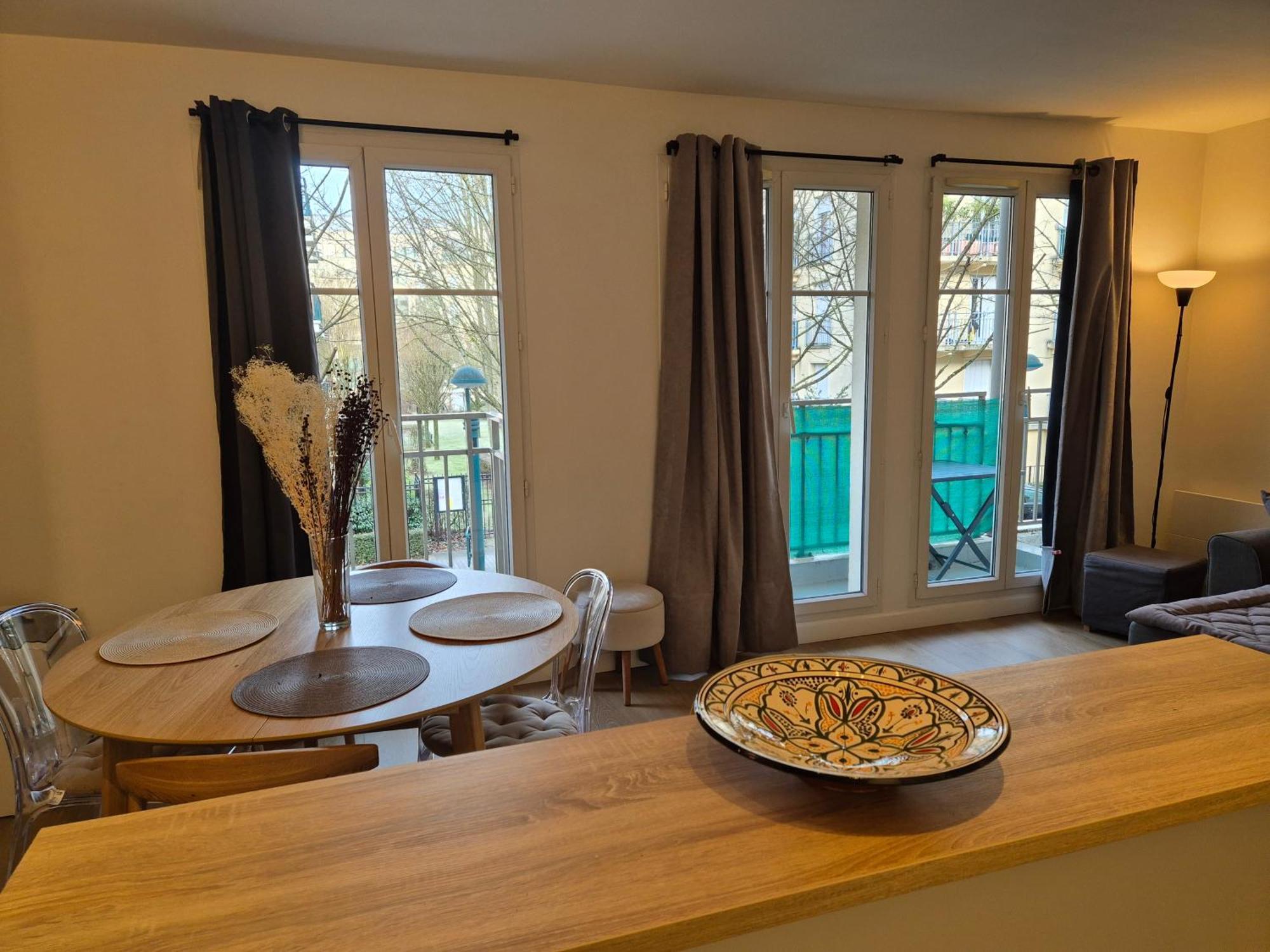 Appartement Cosy Pres Du Rer เชสซี ภายนอก รูปภาพ