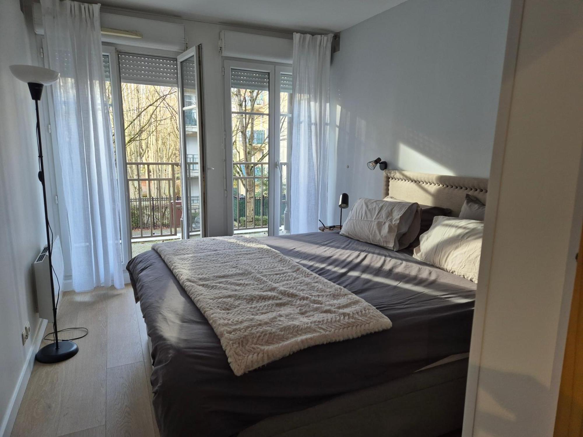 Appartement Cosy Pres Du Rer เชสซี ภายนอก รูปภาพ
